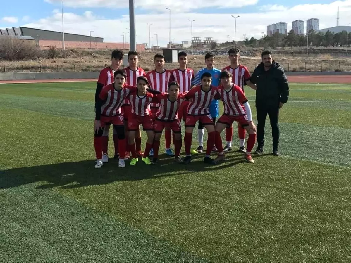 Nevşehir Belediyespor U16 şampiyonu oldu