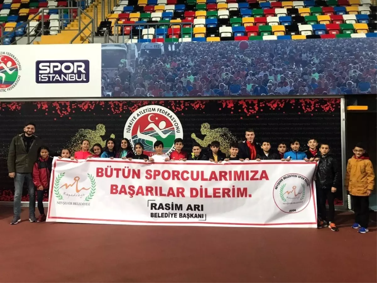 Nevşehir Belediyesporlu sporcular atletizmde 3 madalya kazandı