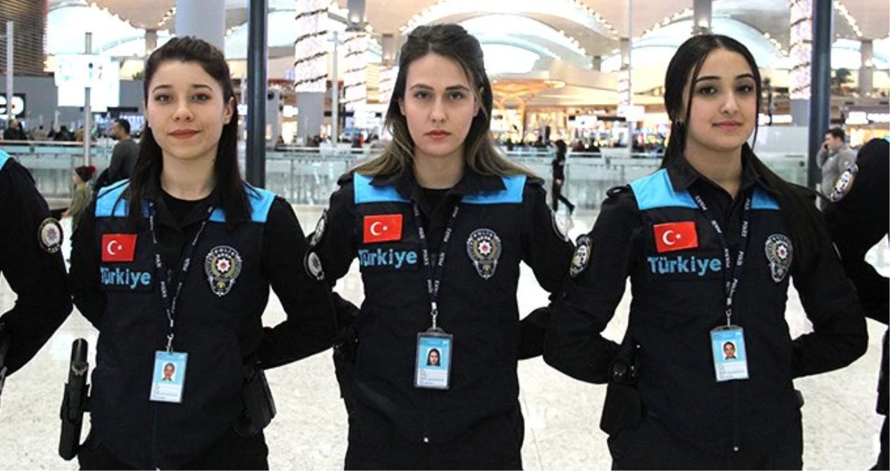 Pasaport polisleri yeni kıyafetlerini giydi! \'Turkey\' yazısı \'Türkiye\' olarak değiştirildi