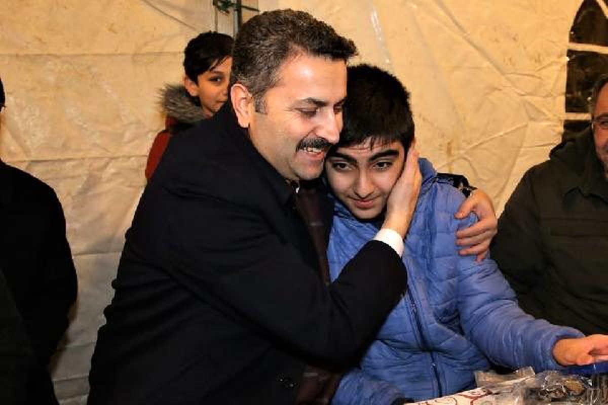 Şehit teğmenin otizmli kardeşi oyun konsoluna kavuştu