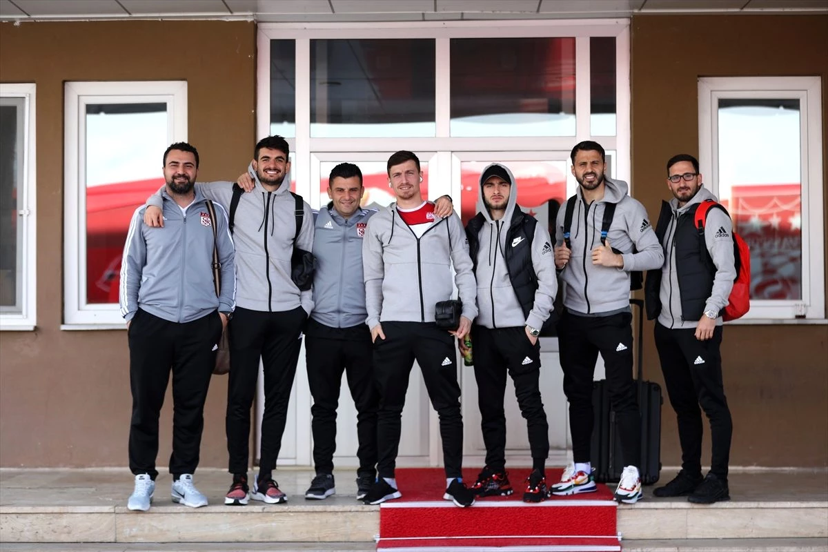 Sivasspor kafilesi Malatya\'ya gitti