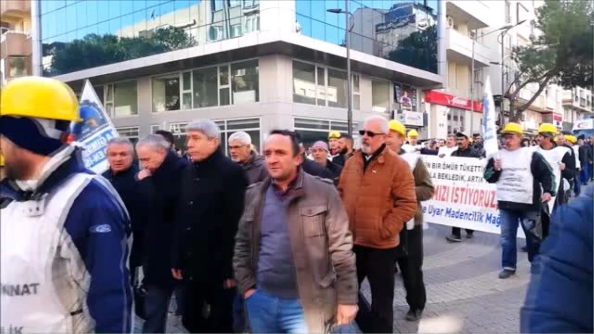 Soma\'da tazminatlarının verilmediğini savunan maden işçileri eylem yaptı
