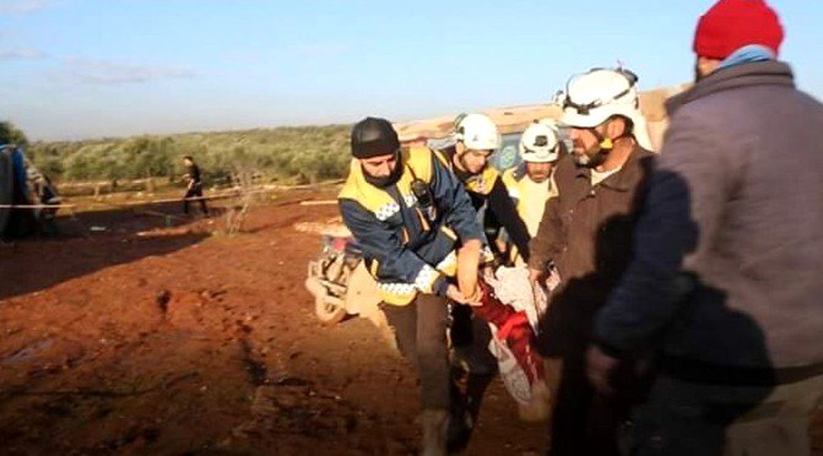 Suriye\'de Rus savaş uçakları mülteci kampını vurdu: 2 ölü 5 yaralı