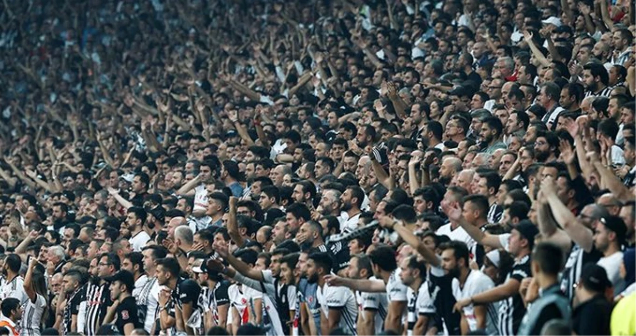 Taraftardan oyunculara mesaj: Burası Beşiktaş herkes kendine gelsin