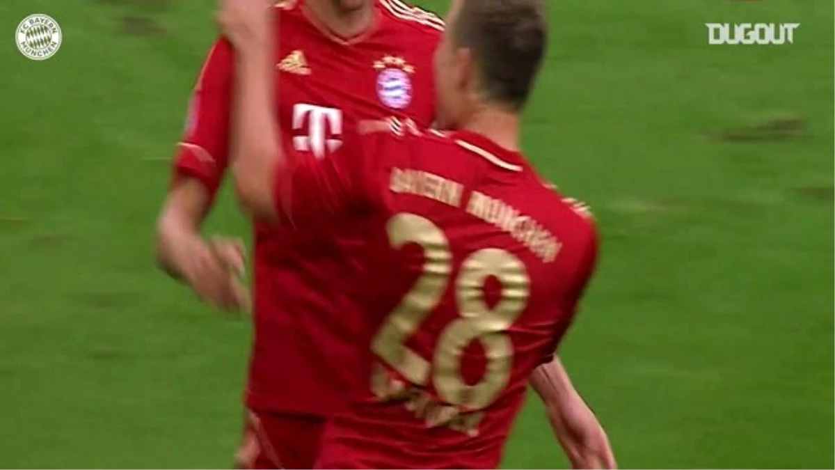 Thomas Müller\'den Akıl Dolu Gol