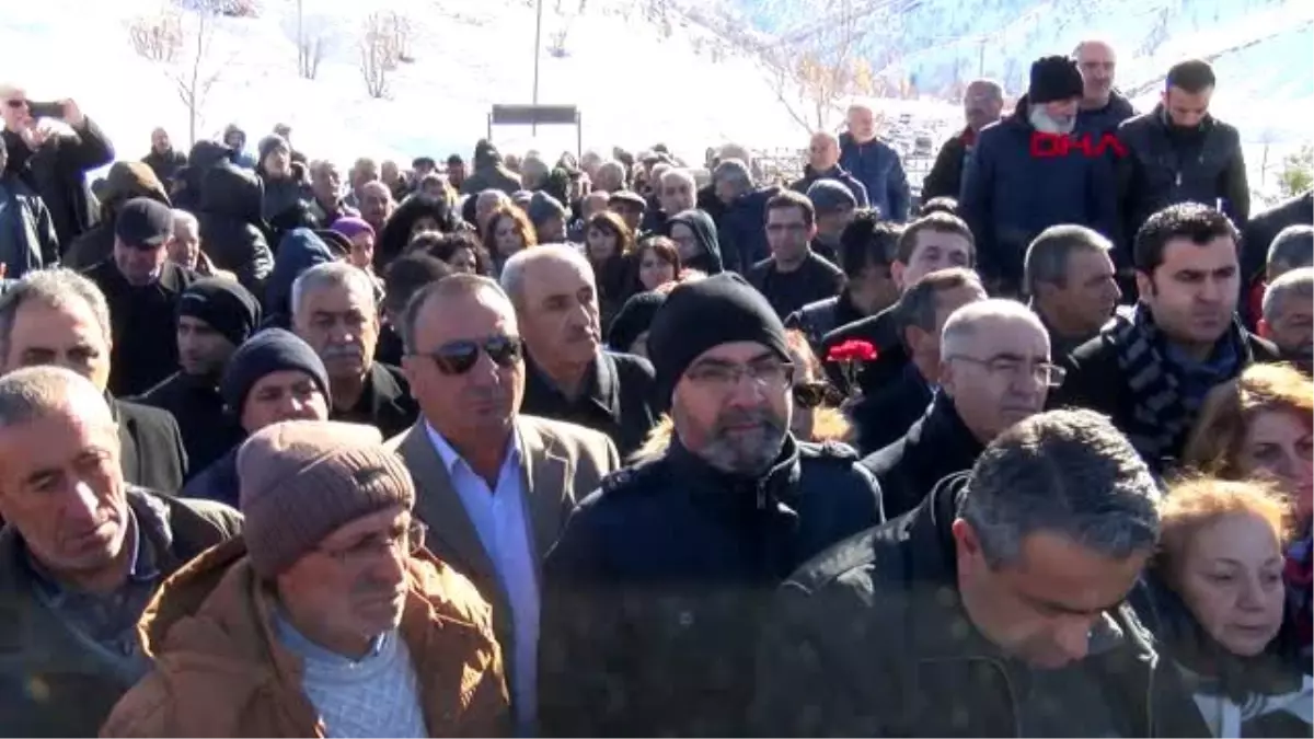 Tunceli kamer genç, mezarı başında anıldı