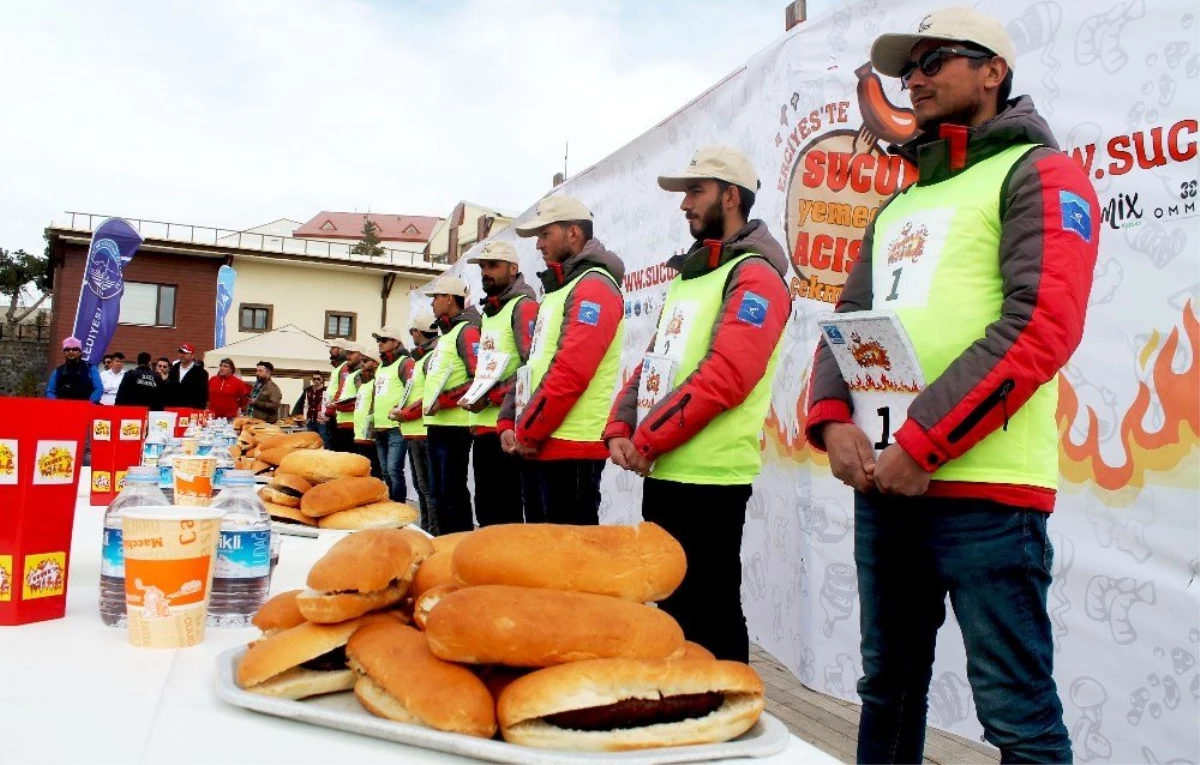 Türkiye\'nin ilk ve tek Sucuk Ekmek Yeme Yarışması "Sucukla Patla" üçüncü kez yine Erciyes\'te