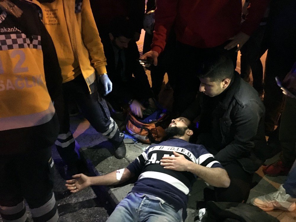 Yolun karşısına geçmek isteyen Afgan uyruklu kadına elektrikli bisiklet çarptı