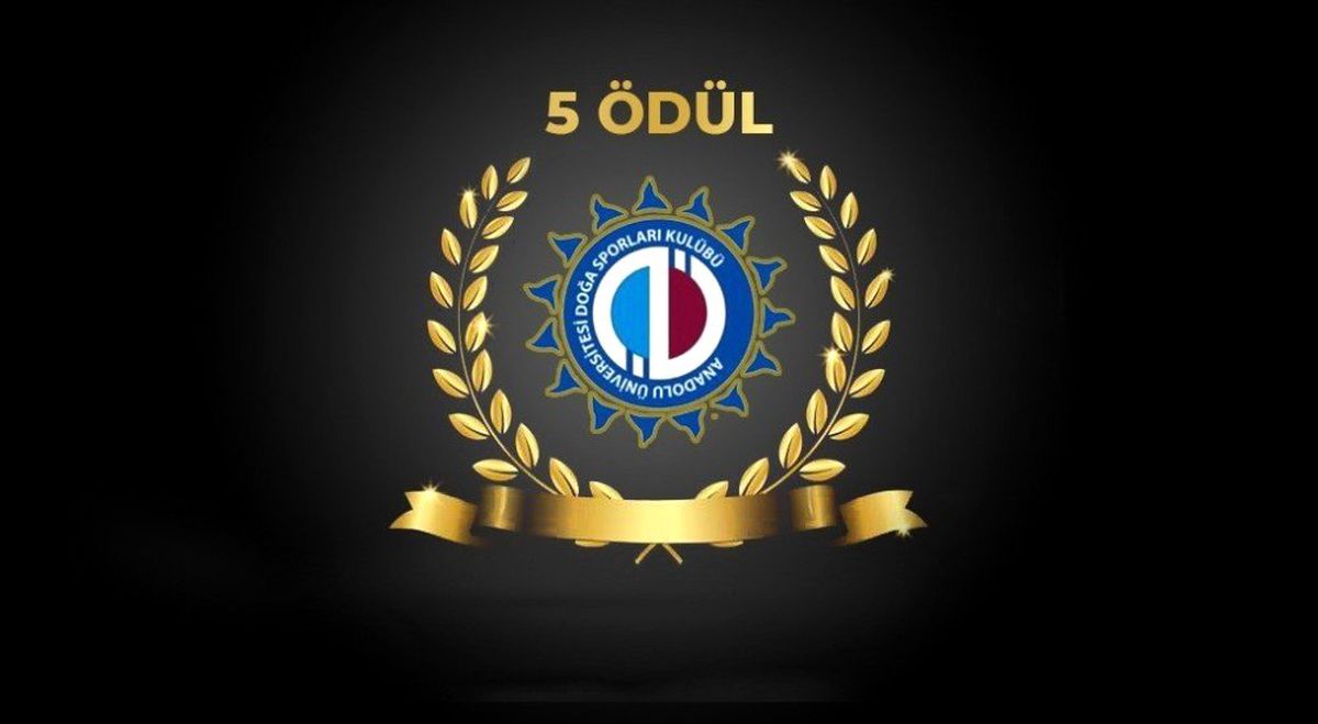 5 madalya ile dönen ANADOSK, Rektör Çomaklı\'yı ziyaret etti