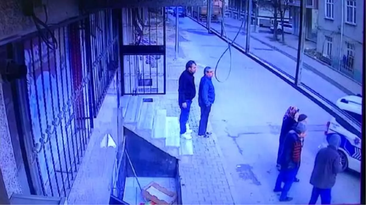 Arnavutköy\'de pompalı tüfekle rastgele ateş ederek böyle ilerledi