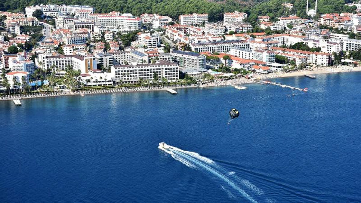 Avrupalı turistlere Türkiye\'de \'muhafazakar\' otel sürprizi: Turizm şirketi özür diledi
