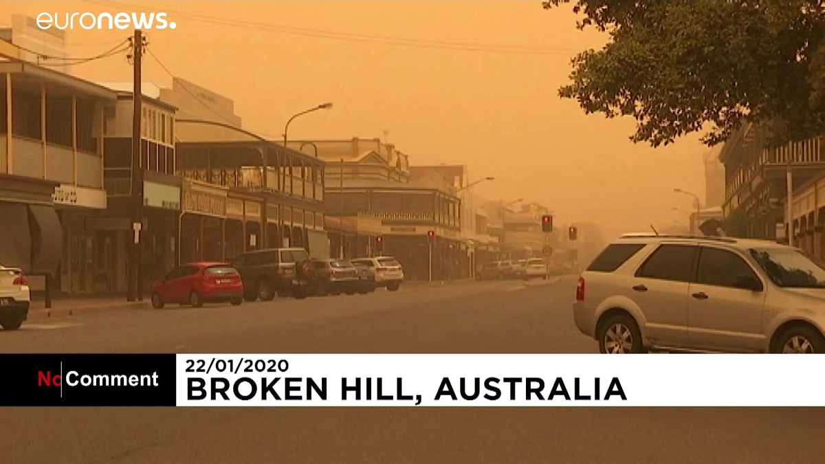 Avustralya\'nın Broken Hill kasabasında gökyüzü toz bulutuyla kaplandı