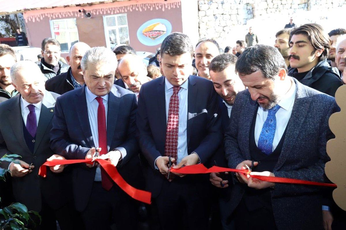 Çukurca\'da 13 kişinin istihdam edildiği yeni bir iş yeri açıldı