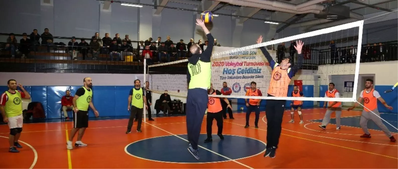 Eğitim-Bir-Sen voleybol turnuvası kazananı belli oldu