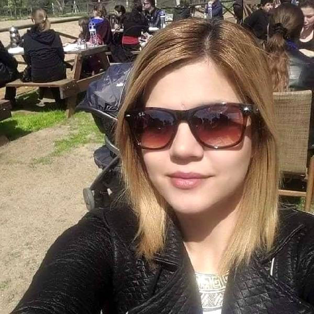 Evinin ateşe verilmesiyle ölen Gamze toprağa verildi, annesi fenalaştı