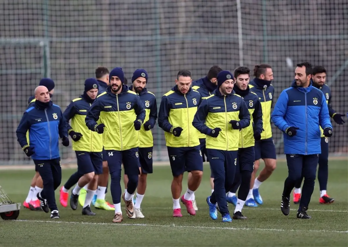 Fenerbahçe, Başakşehir maçı hazırlıklarını sürdürdü