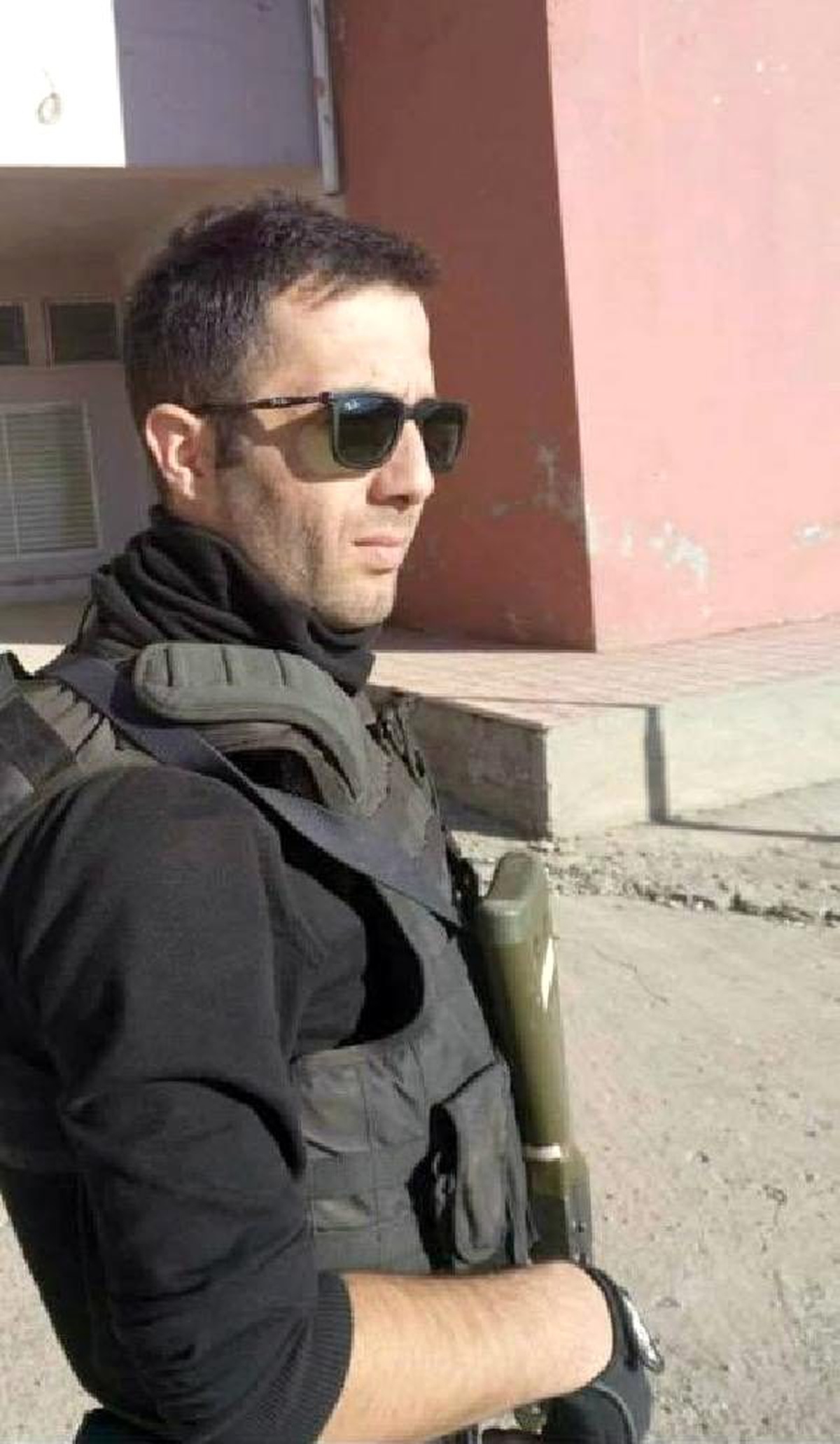Futbol oynarken kalp krizi geçiren polis, hayatını kaybetti