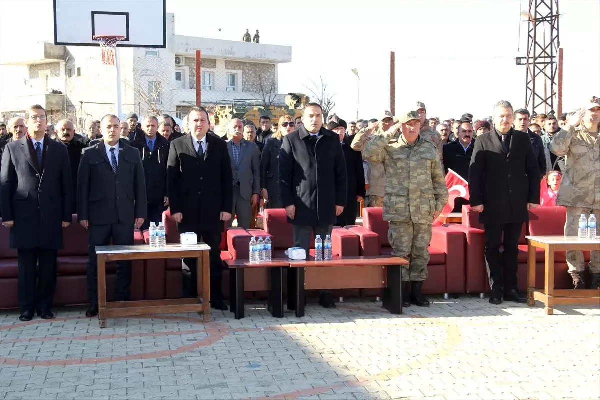 Mardin\'de teröristlerce 33 yıl önce katledilen 10 kişi mezarları başında anıldı