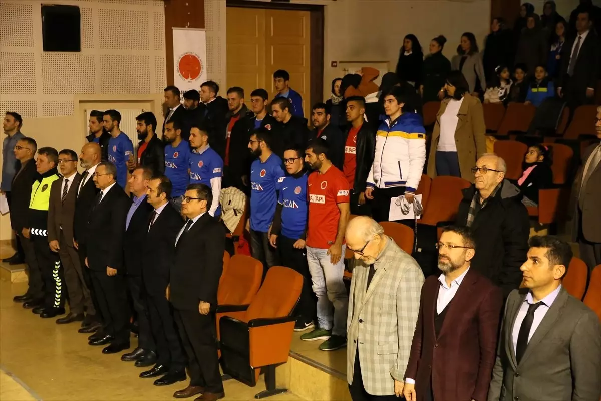 Şampiyon "özel sporculara" milli takım forması hediye edildi