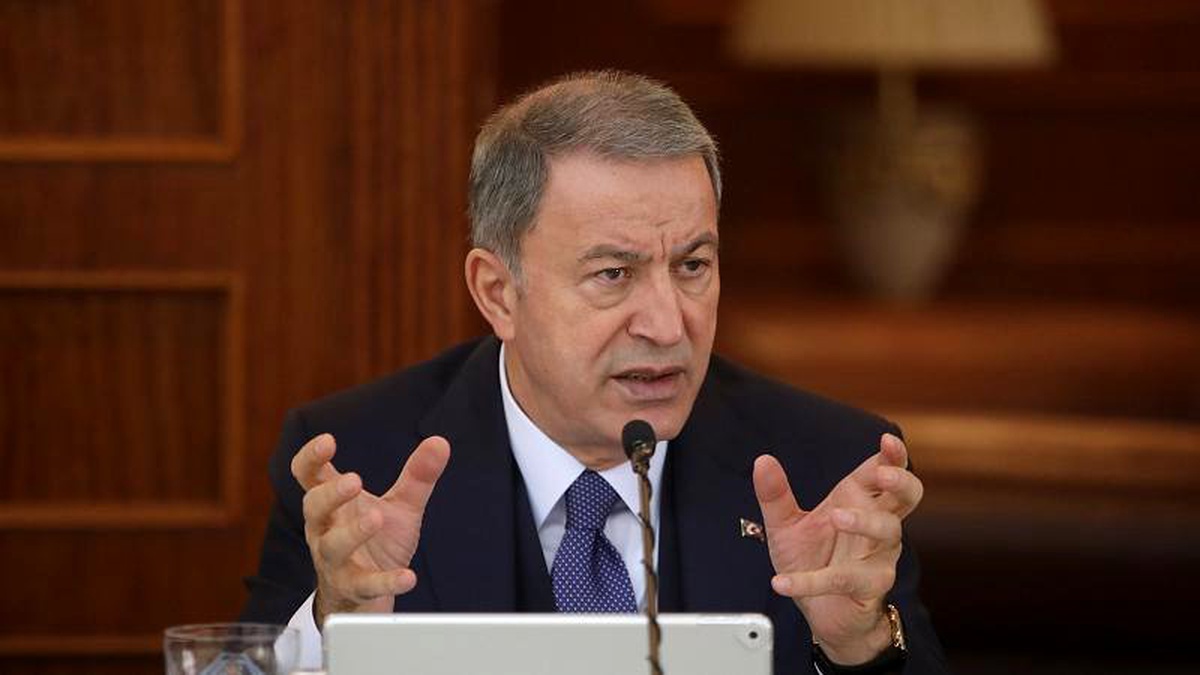 Akar: Yunanistan gayri resmi statüdeki 16 adayı silahlandırdı