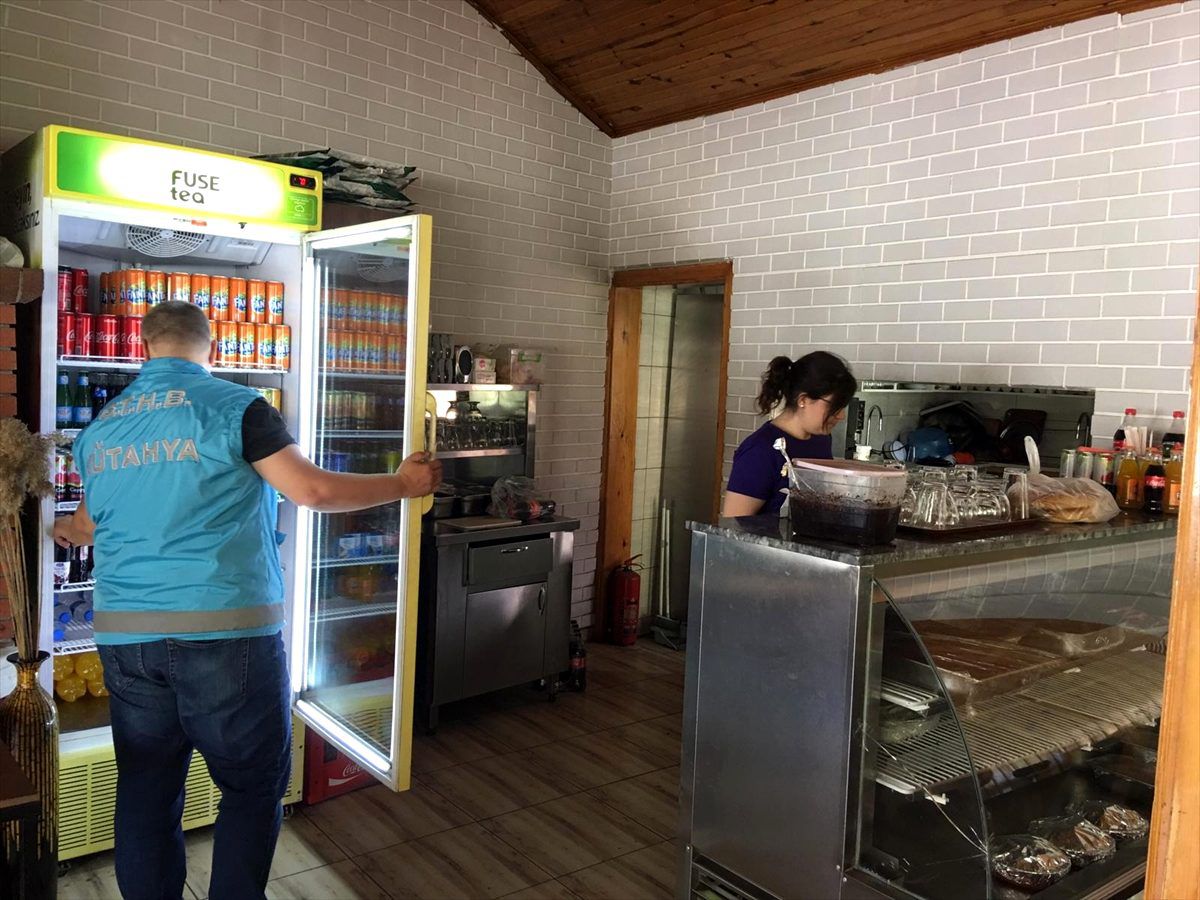 Simav\'da geçen yıl 827 işletmede gıda denetimi yapıldı