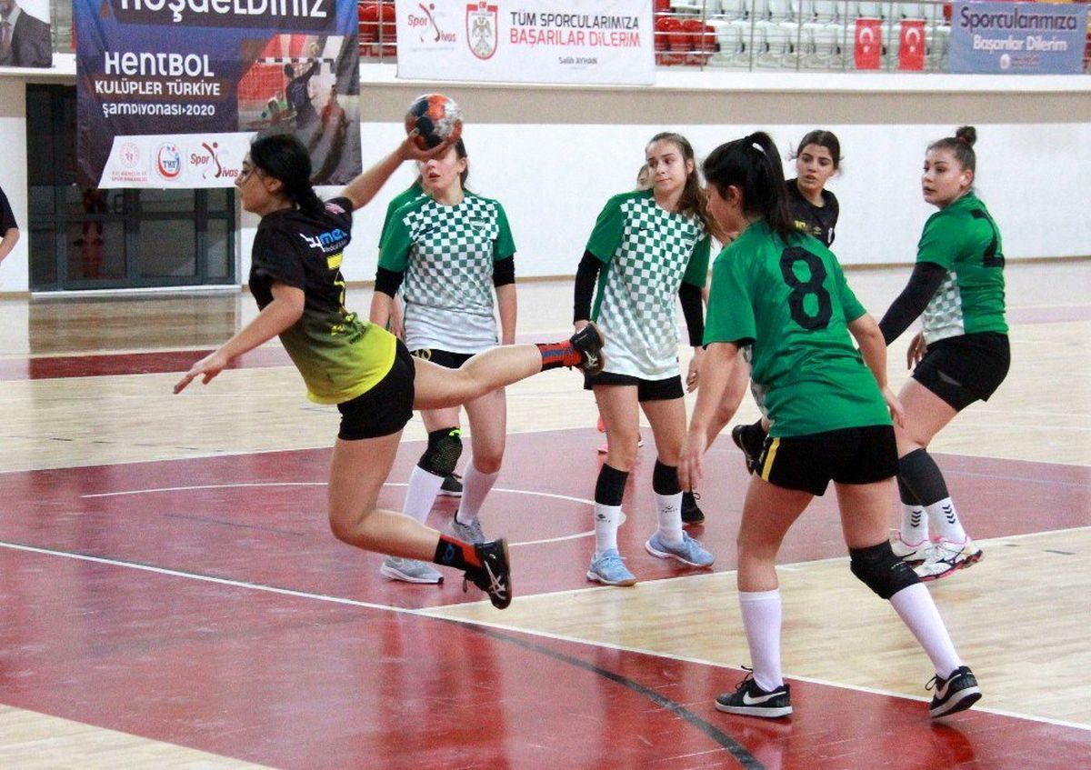 Sivas\'ta hentbol şampiyonası devam ediyor