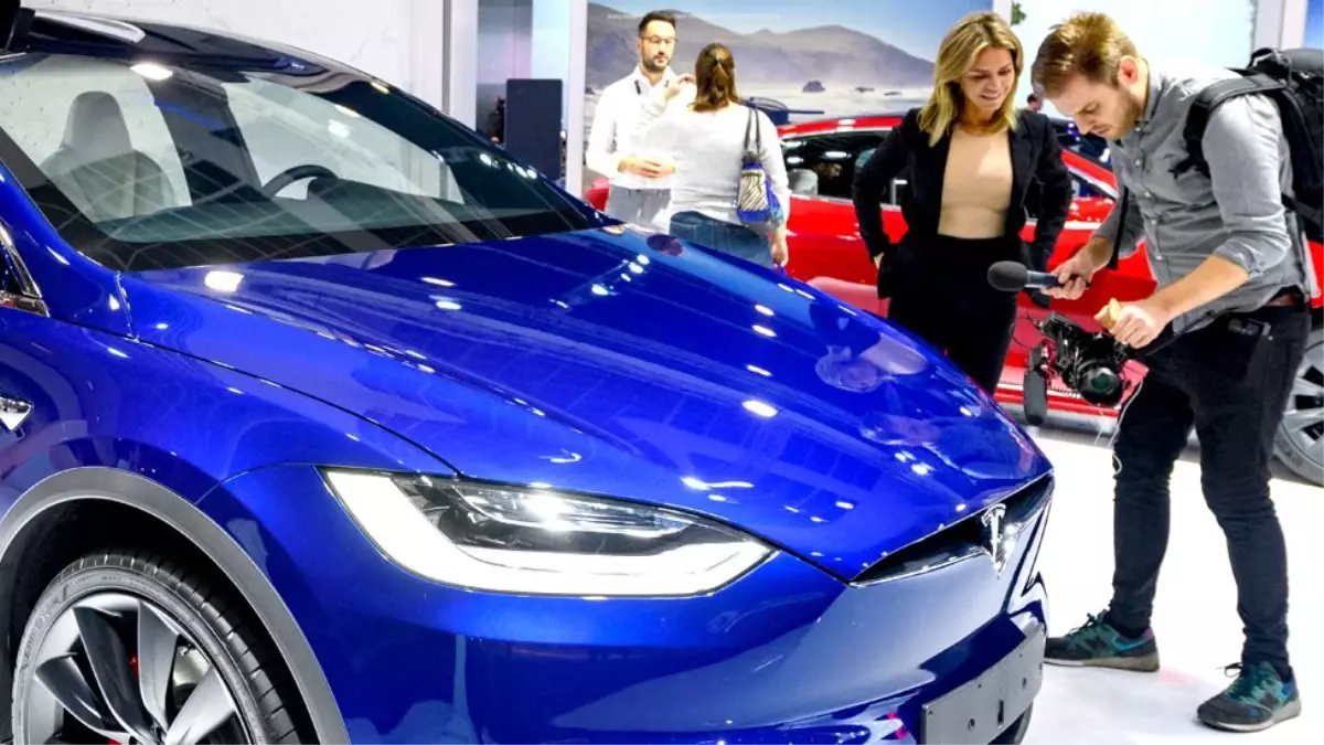 Tesla 100 milyar dolarlık piyasa değeriyle dünyanın 2. en büyük otomotiv şirketi oldu