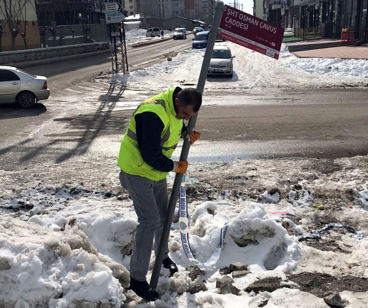 Van\'da sokak isimleri için tabela çalışması