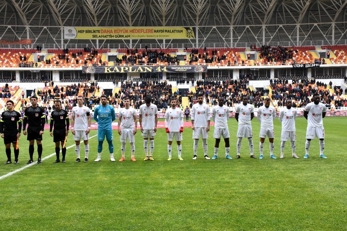 Ziraat Türkiye Kupası: Yeni Malatyaspor: 0 - DG Sivasspor: 1 (İlk yarı)