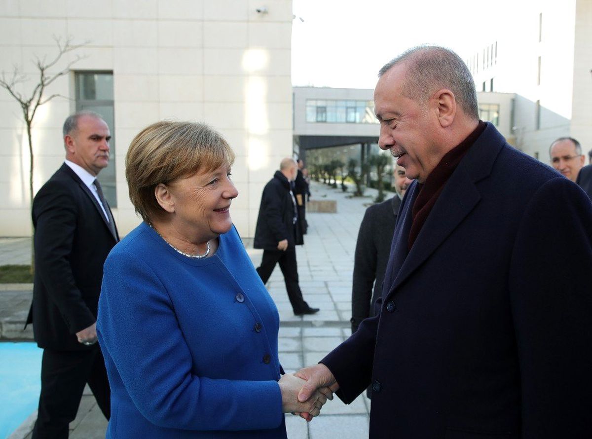 Almanya Başbakanı Angela Merkel: "Türkiye milyonlarca Suriyeli mülteciye sığınma imkanı sağlıyor.