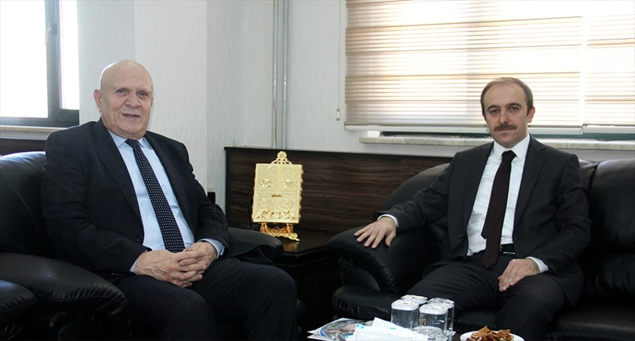 Bayburt Valisi Epcim, Belediye Başkanı Pekmezci\'yi ziyaret etti