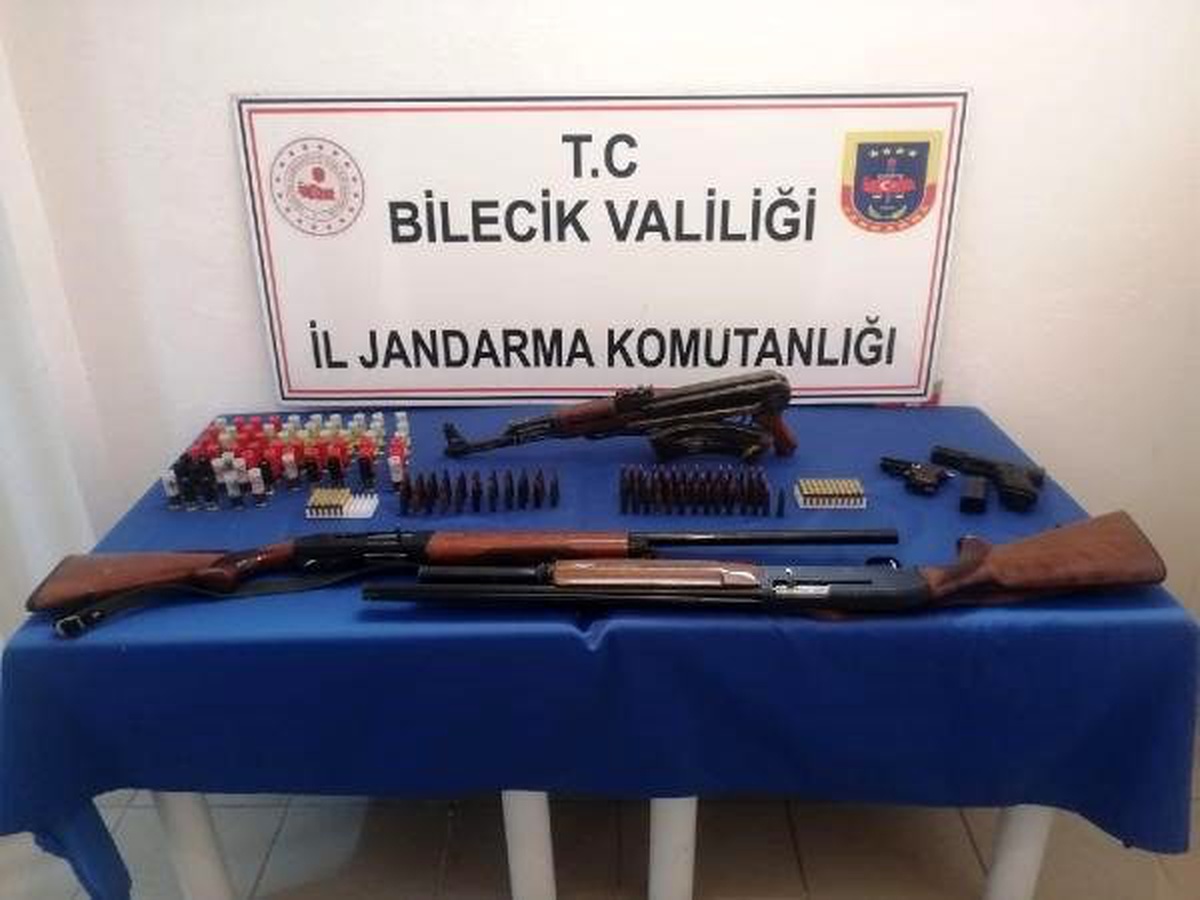 Bilecik\'te aranan 3 kişi yakalandı, kalaşnikof ele geçirildi