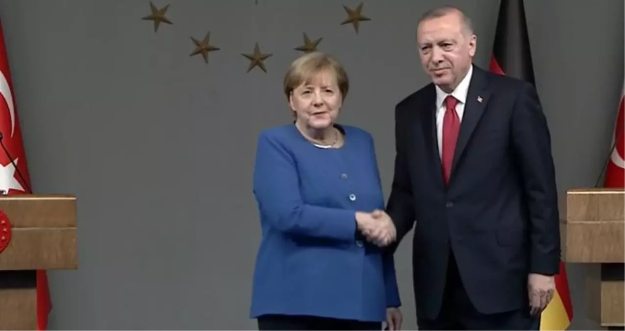 Cumhurbaşkanı Erdoğan, Merkel\'e "Sayın Başbakan" diye hitap eden basın mensubunu düzeltti