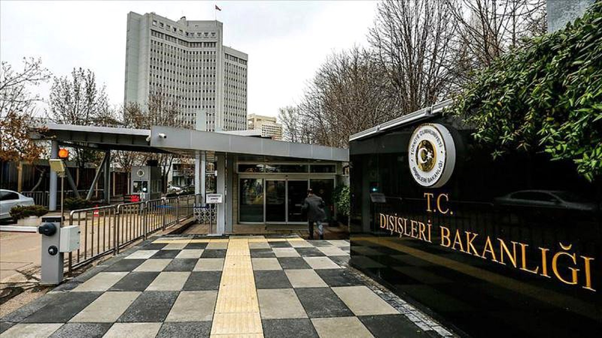 Dışişleri\'nden Ege adaları açıklaması: Yunanistan müzakere yerine bizi AB\'ye şikayet etti
