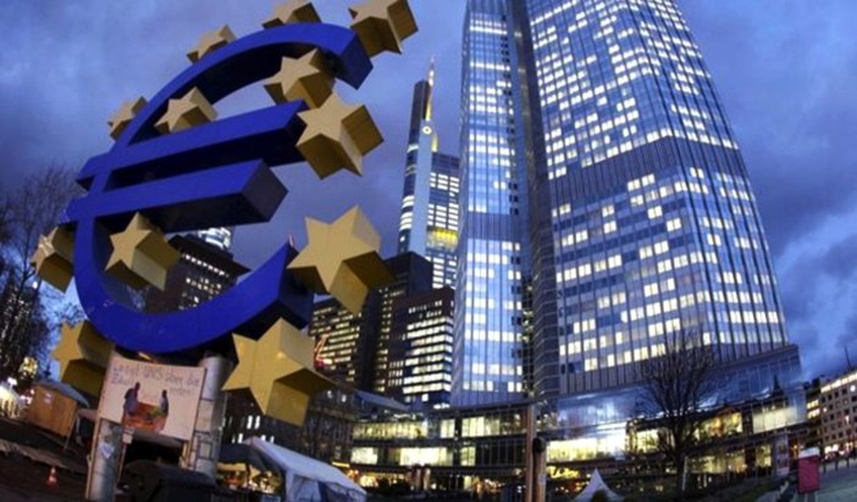 ECB anketinde 2020 büyüme beklentisi yukarı yönlü revize edildi