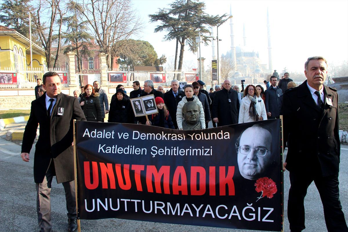 Gazeteci-yazar Uğur Mumcu Edirne\'de anıldı