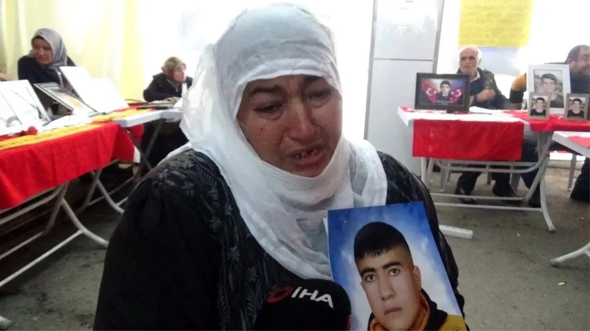 HDP önünde evlat nöbeti tutan ailelere katılım çığ gibi büyüyor