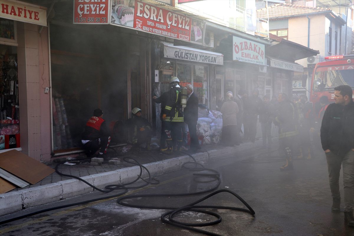 Isparta\'da iş yerinde çıkan yangında hasar oluştu