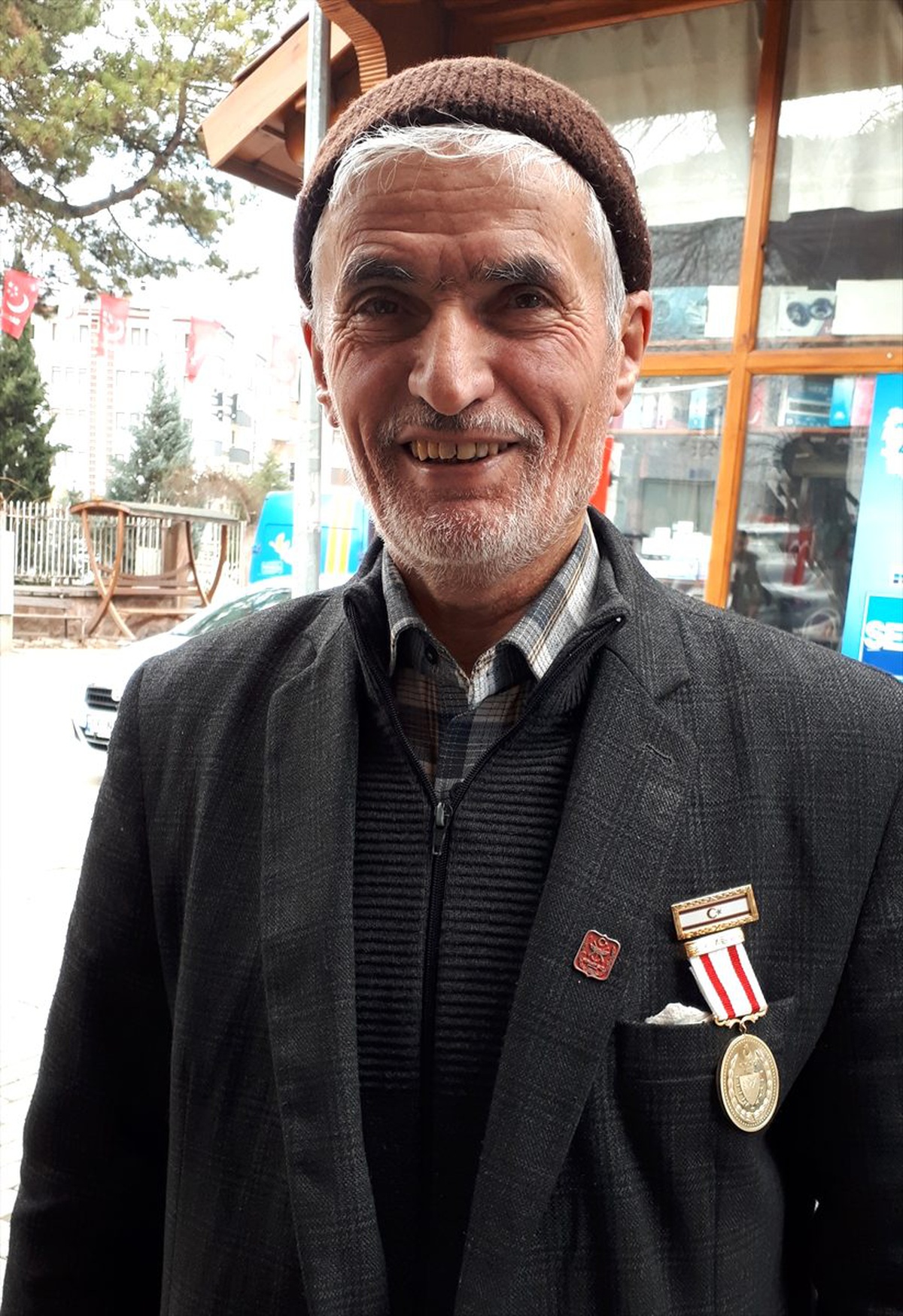 Kıbrıs gazisinin madalya sevinci