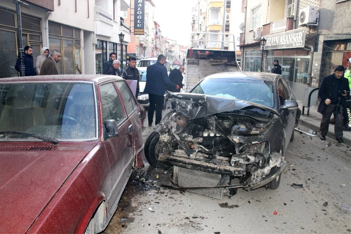 Kırıkkale\'de trafik kazası, 2\'si ağır 3 yaralı