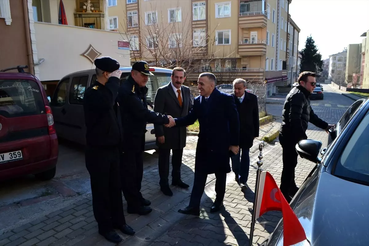 Kırklareli Valisi Bilgin, silahlı kavgada yaralanan polis memurunu ziyaret etti