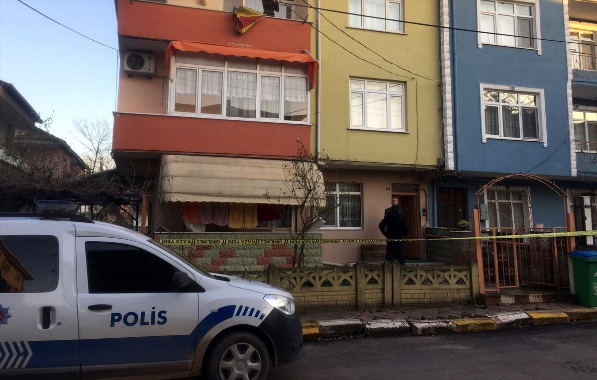 Kocaeli\'de yaşlı kadın evinde ölü bulundu