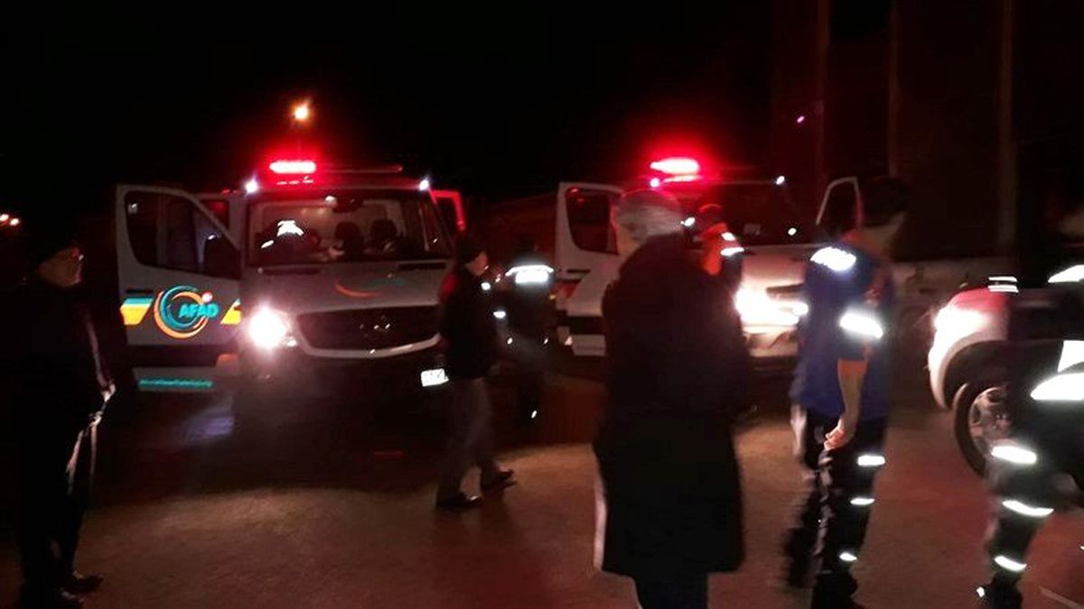Kocaeli\'den 8 AFAD personeli Elazığ\'a gönderildi