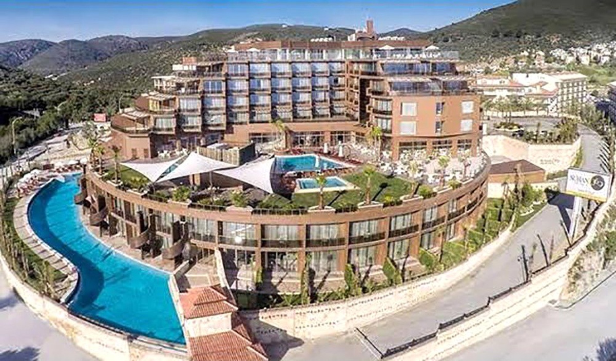Kuşadası\'nda 5 yıldızlı otel icralık oldu