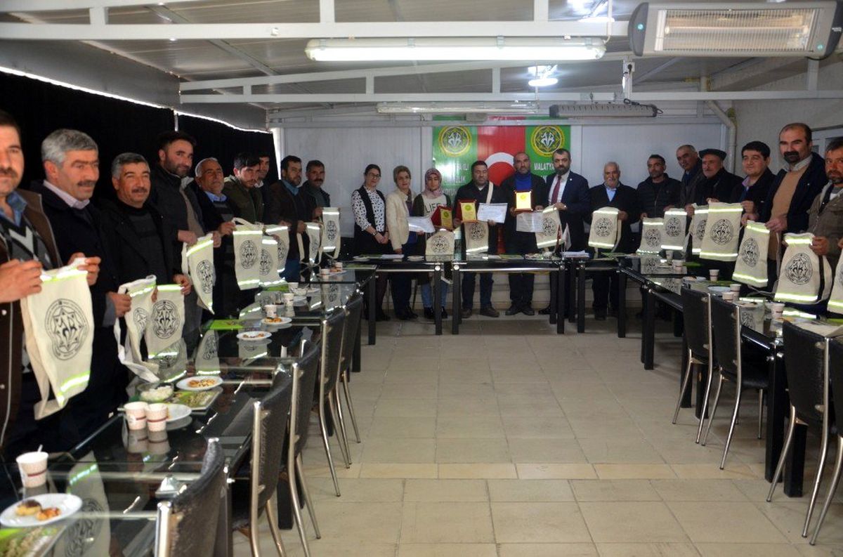 Malatya\'da kursu başarıyla tamamlayan 20 çoban sertifika aldı