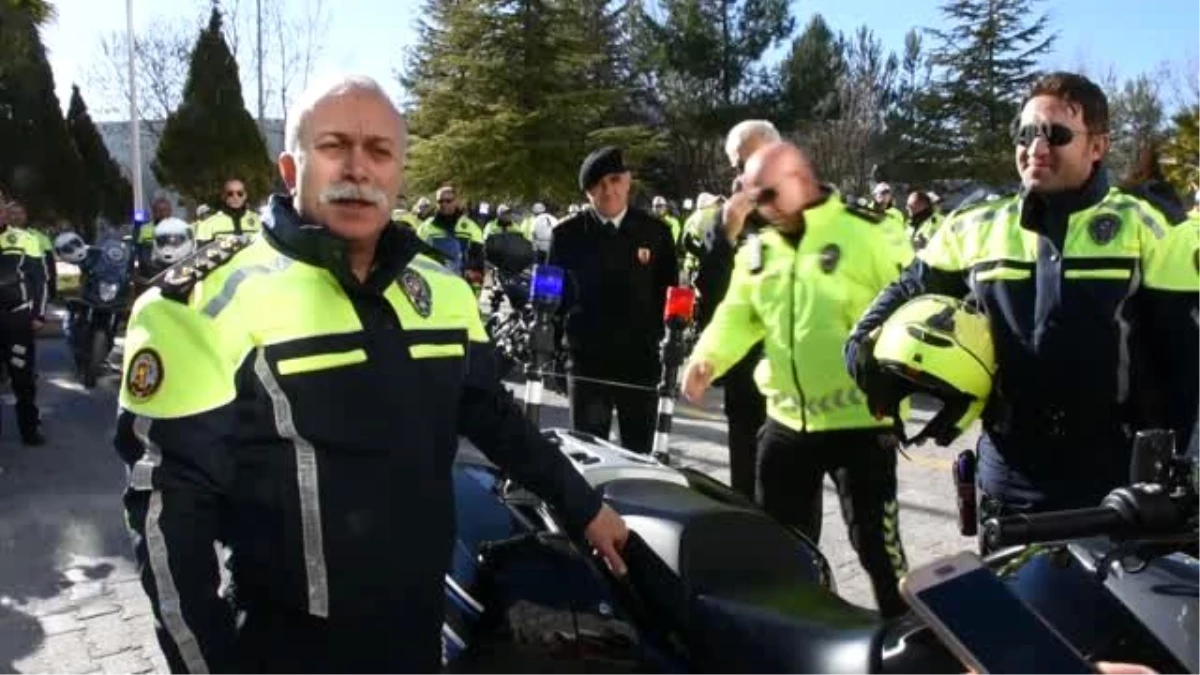 Muğla Emniyet Müdürü Dilberoğlu, motosikletle trafik denetimi yaptı