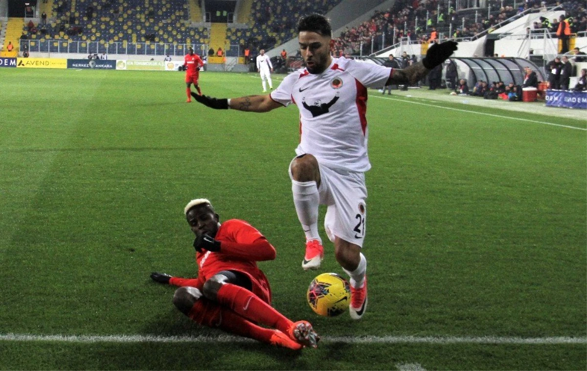 Süper Lig: Gençlerbirliği: 0 - Gaziantep FK: 0 (İlk yarı)