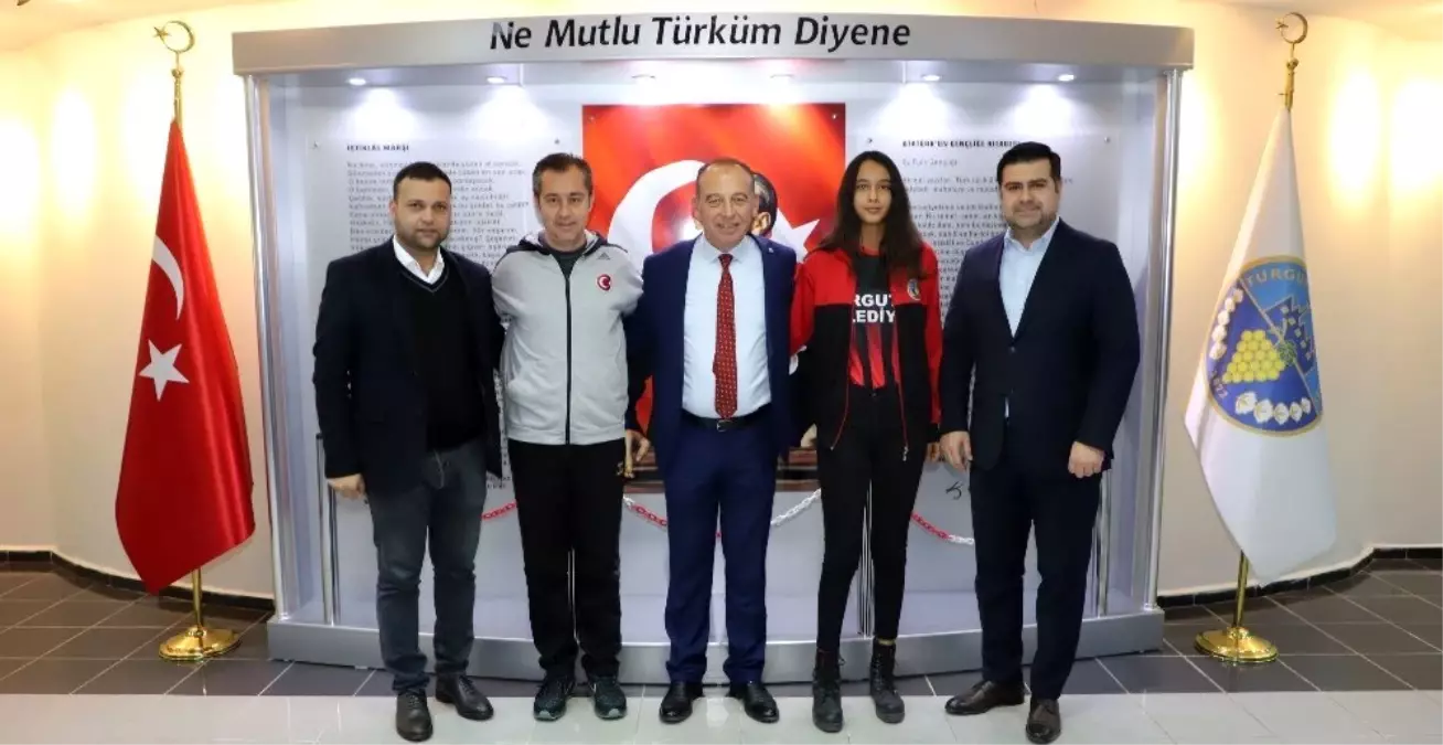 Turgutlu Belediyespor kadın basketbol takımına milli gurur