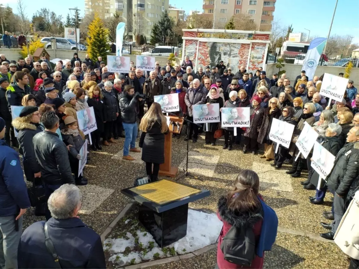 Uğur Mumcu, hayatını kaybettiği aracın önünde anıldı