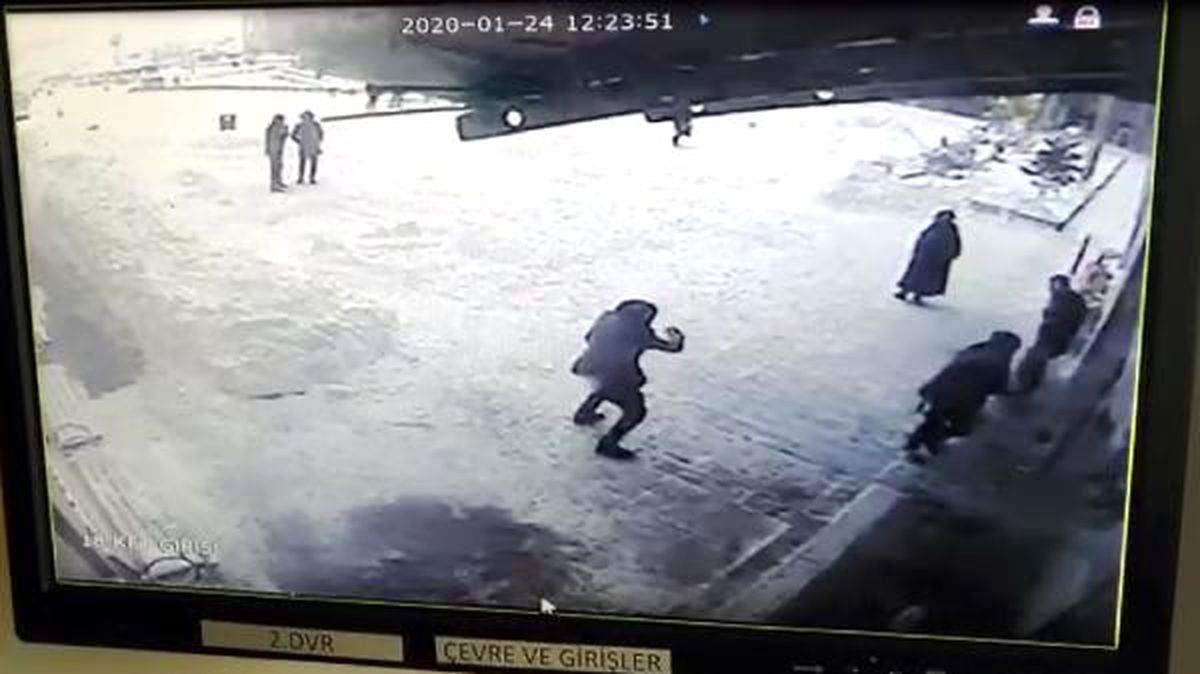 Van\'da hastanenin giriş çatısı çöktü: 9 yaralı(2)